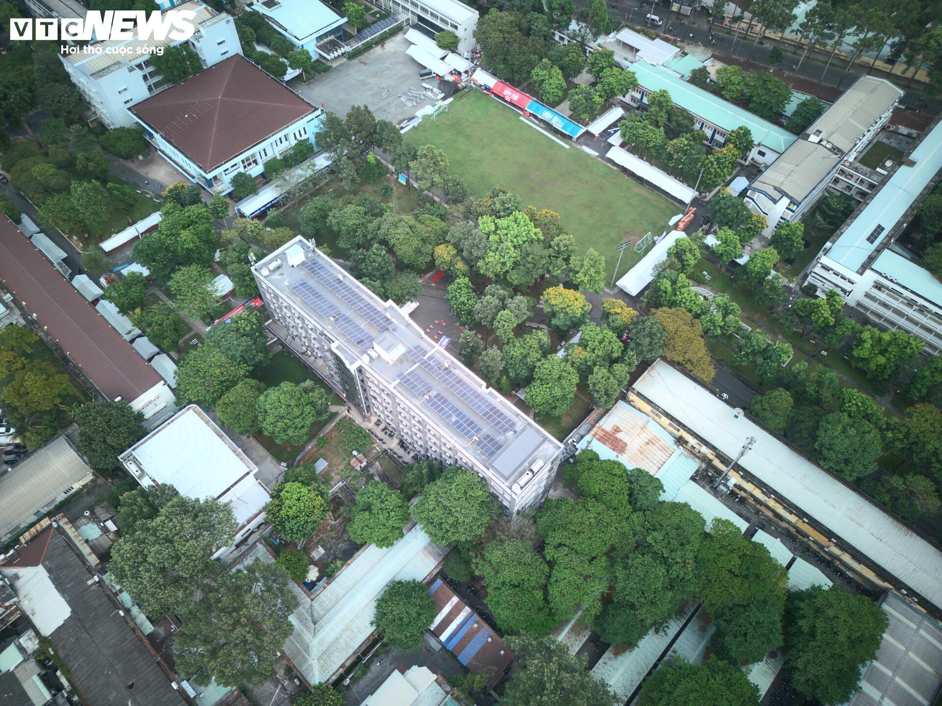 To&agrave;n cảnh trường Đại học B&aacute;ch khoa giữa 'đất v&agrave;ng' TP.HCM - Ảnh 3.