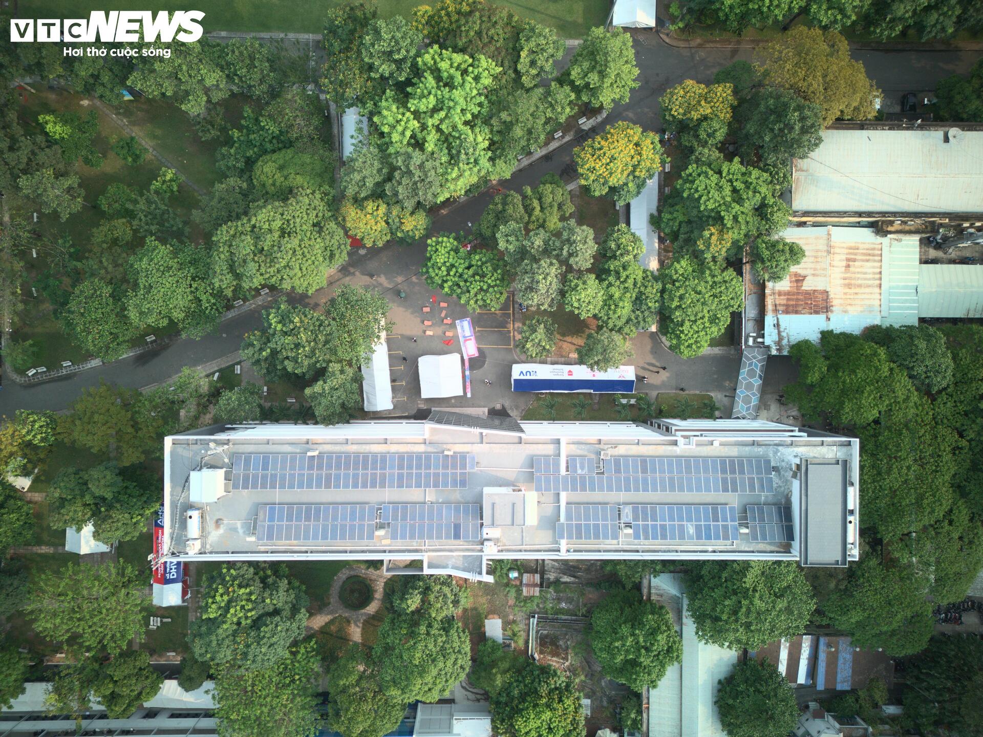 To&agrave;n cảnh trường Đại học B&aacute;ch khoa giữa 'đất v&agrave;ng' TP.HCM - Ảnh 7.