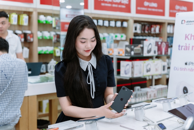 Giảm giá chưa từng có cho mẫu iPhone mới nhất vừa mở bán ở Việt Nam - Ảnh 1.