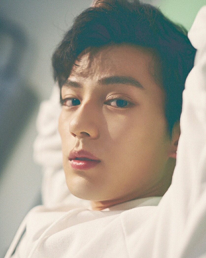 Đời tư qu&aacute; sốc của nam thần hot nhất One Piece: C&oacute; con từ năm 14 tuổi, d&iacute;nh cả biển phốt "phi c&ocirc;ng trẻ l&aacute;i m&aacute;y bay" chấn động - Ảnh 9.