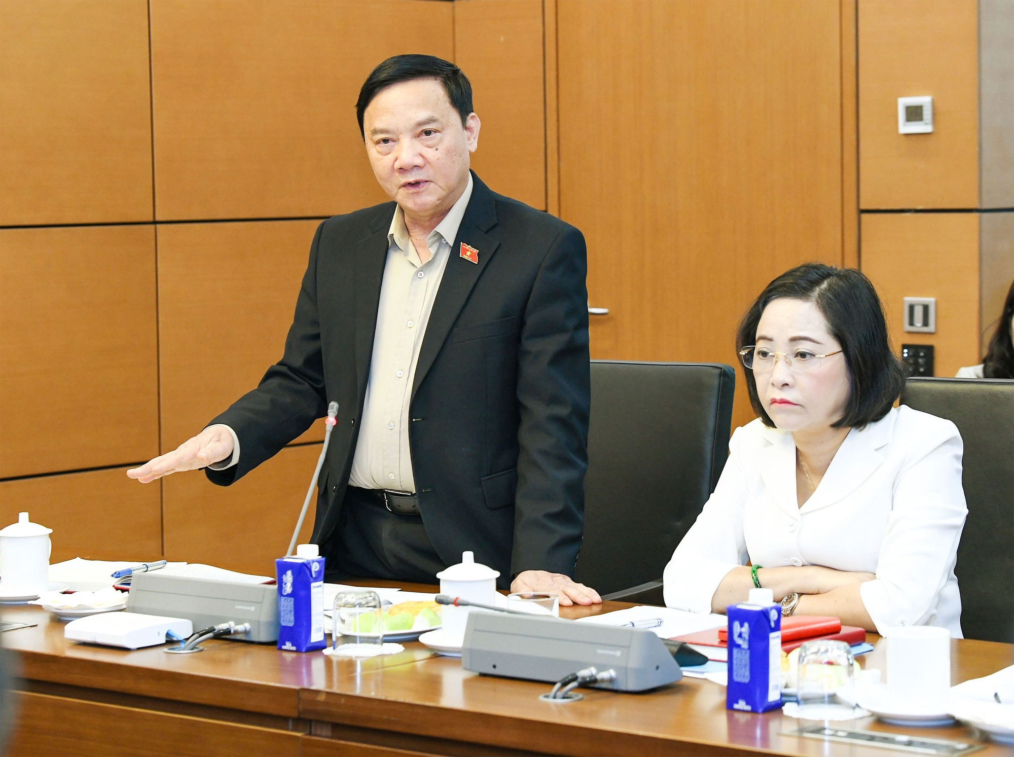 Chủ tịch Quốc hội Trần Thanh Mẫn chủ trì họp chuẩn bị cho bầu cử 2026 - Ảnh 3.