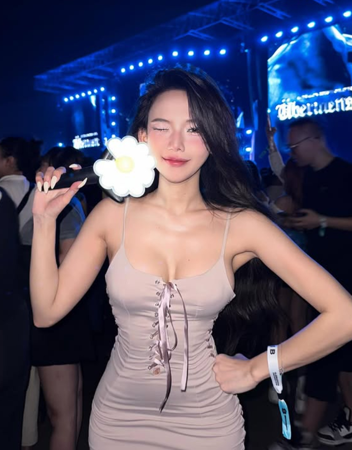 G&aacute;i xinh chia sẻ b&agrave;i đăng về "ti&ecirc;u chuẩn cao" nhưng điều khiến d&acirc;n t&igrave;nh trầm trồ l&agrave; nhan sắc đỉnh ch&oacute;p! - Ảnh 15.