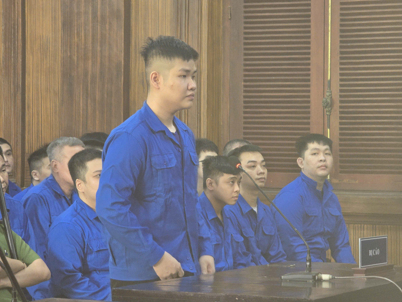 Gen Z cầm đầu đường d&acirc;y T&agrave;ng trữ vũ kh&iacute; v&agrave; tiền giả lĩnh &aacute;n 15 năm t&ugrave; - Ảnh 1.