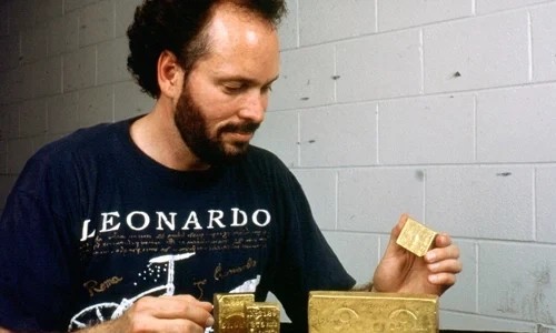 Ngồi t&ugrave; 11 năm v&igrave; kh&ocirc;ng tiết lộ vị tr&iacute; kho b&aacute;u 3 tấn v&agrave;ng dưới đ&aacute;y biển - Ảnh 2.