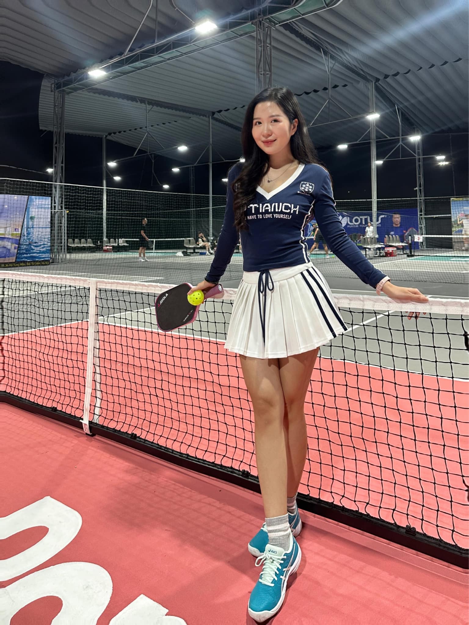 Hết bị ho&agrave;i nghi thay đổi ngoại h&igrave;nh, hot girl xinh đẹp lại d&iacute;nh thị phi "từ tr&ecirc;n trời rơi xuống" - Ảnh 6.