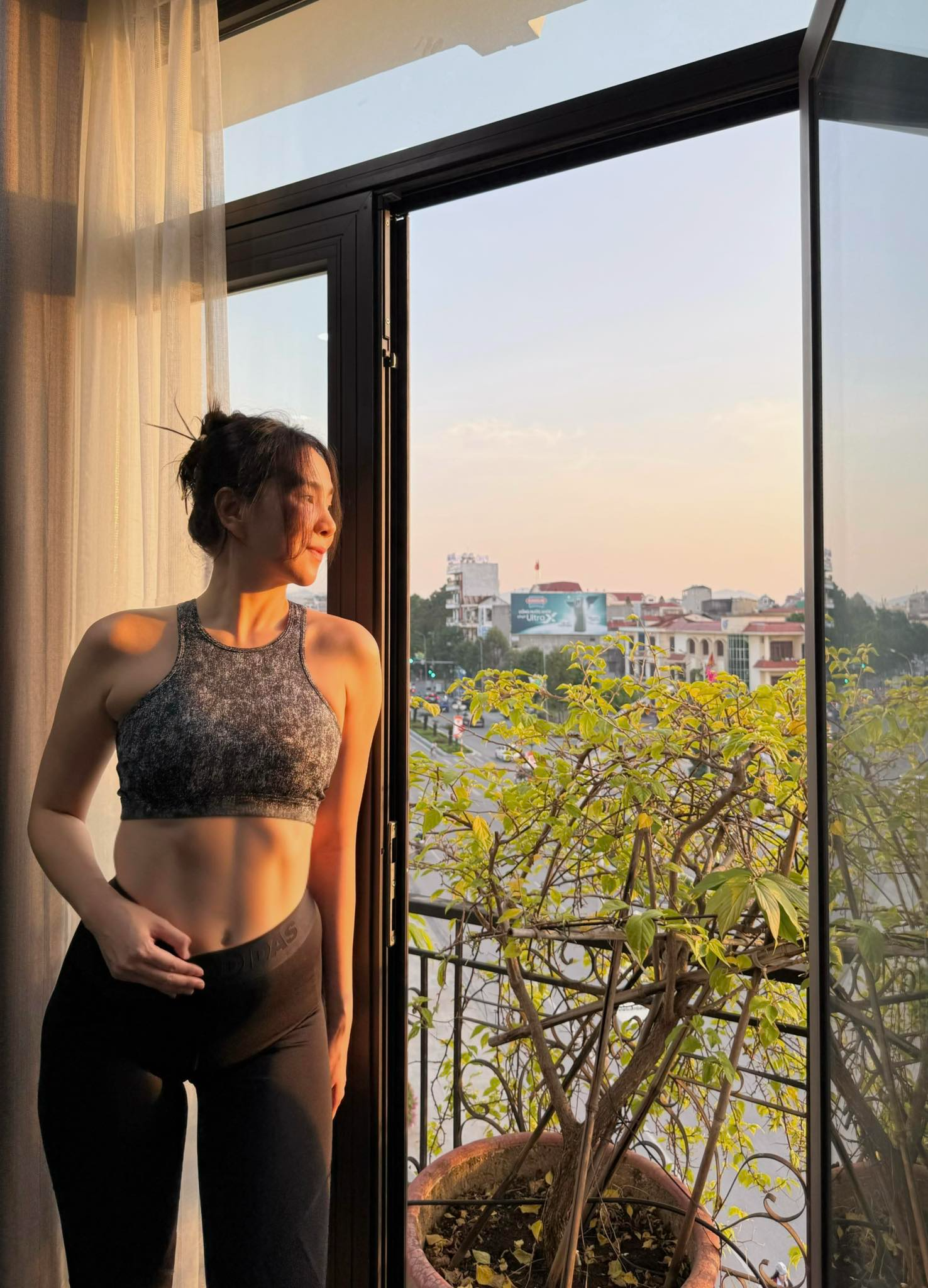 H&ocirc;n nh&acirc;n của người đẹp VTV với chồng k&eacute;m tuổi trong t&ograve;a nh&agrave; bề thế ở Bắc Ninh: Một bức ảnh h&eacute; lộ cuộc sống hiện tại- Ảnh 7.