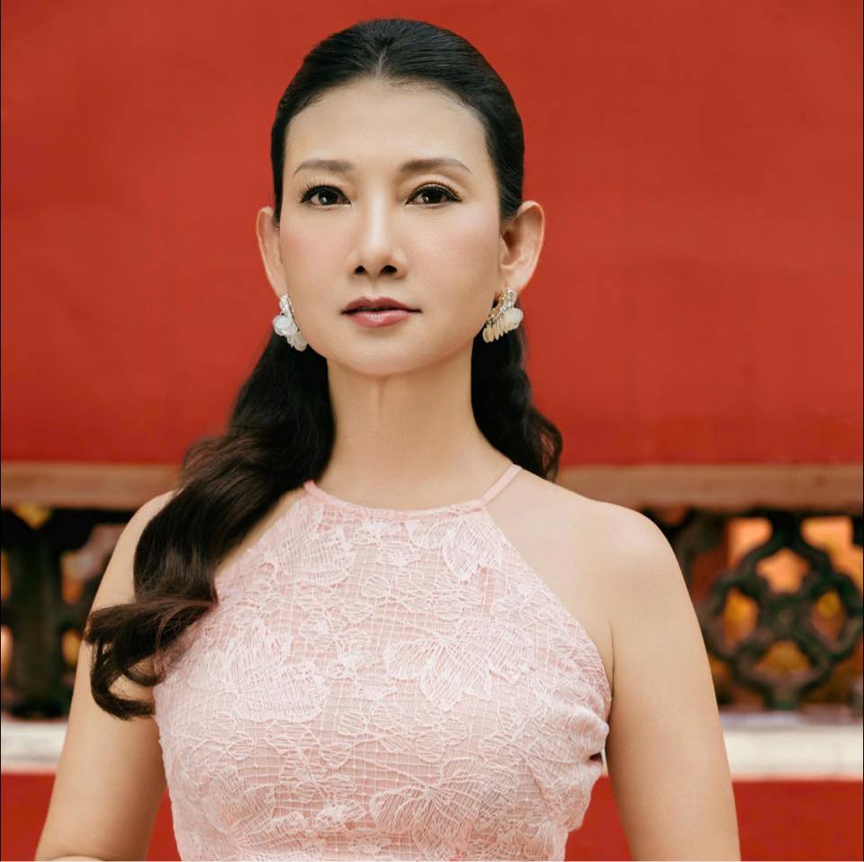 NSND duy nhất được báo Hàn tung hô là “diễn viên quốc dân”: U50 là Giám đốc nhà hát, tự nhận giàu nhất giới nghệ sĩ - Ảnh 3. NSND duy nhất được báo Hàn tung hô là “diễn viên quốc dân”: U50 là Giám đốc nhà hát, tự nhận giàu nhất giới nghệ sĩ - Ảnh 3.