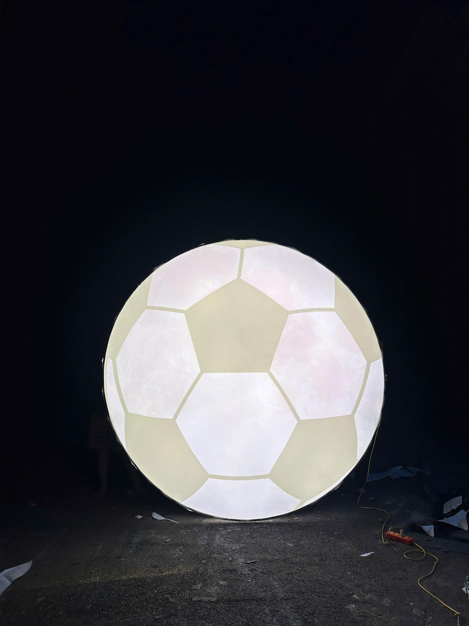 Cho&aacute;ng với rạp cưới Đức Huy v&agrave; MC M&ugrave; Tạt: Rồng phượng khổng lồ, đ&egrave;n phủ k&iacute;n, quy m&ocirc; nhất nh&igrave; l&agrave;ng b&oacute;ng đ&aacute;- Ảnh 4.