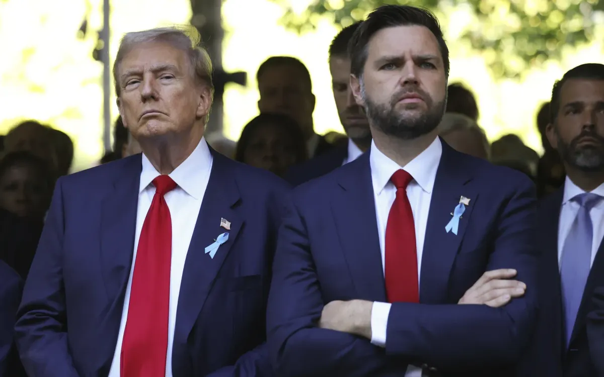 Tổng thống Trump v&agrave; Ph&oacute; Tổng thống Vance c&oacute; quan điểm kh&aacute;c nhau về chiến dịch qu&acirc;n sự tại Iran - Ảnh 1.