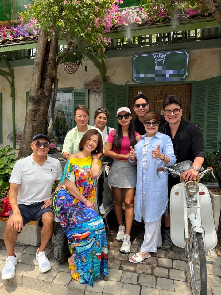 Vợ cũ thăm quán cafe của Đàm Vĩnh Hưng: 