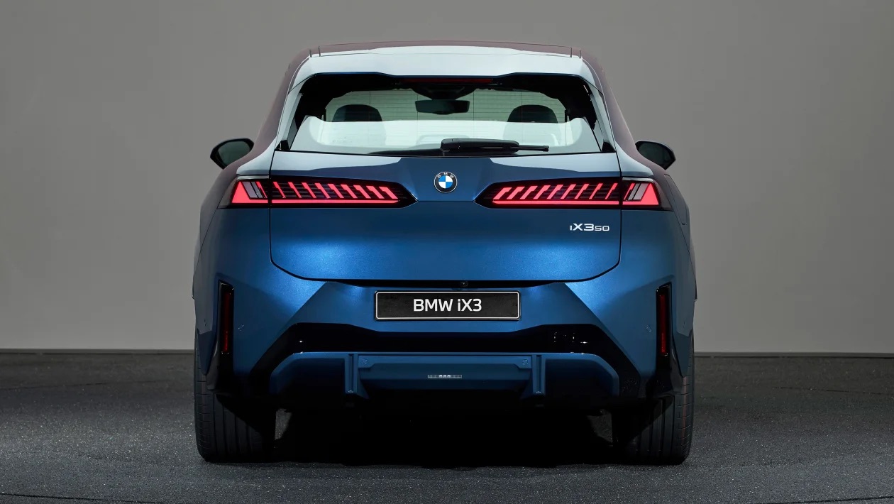 BMW iX3 2026 liên tục lên lịch vào ĐNÁ dù đang ‘cháy hàng’: Thiết kế mới với màn hình gây ngợp, chạy gần 650km/sạc, dễ về Việt Nam thay đời cũ- Ảnh 6. BMW iX3 2026 liên tục lên lịch vào ĐNÁ dù đang ‘cháy hàng’: Thiết kế mới với màn hình gây ngợp, chạy gần 650km/sạc, dễ về Việt Nam thay đời cũ- Ảnh 6.
