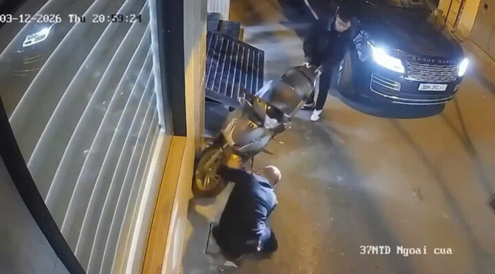 T&agrave;i xế Range Rover chọc thủng lốp xe SH: Nguy&ecirc;n nh&acirc;n v&agrave; hậu quả đ&aacute;ng ch&uacute; &yacute; - Ảnh 1.