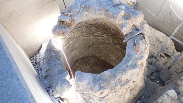 Sửa thang m&aacute;y, lọt v&agrave;o thế giới 2.000 năm trước dưới hầm kh&aacute;ch sạn - Ảnh 2.