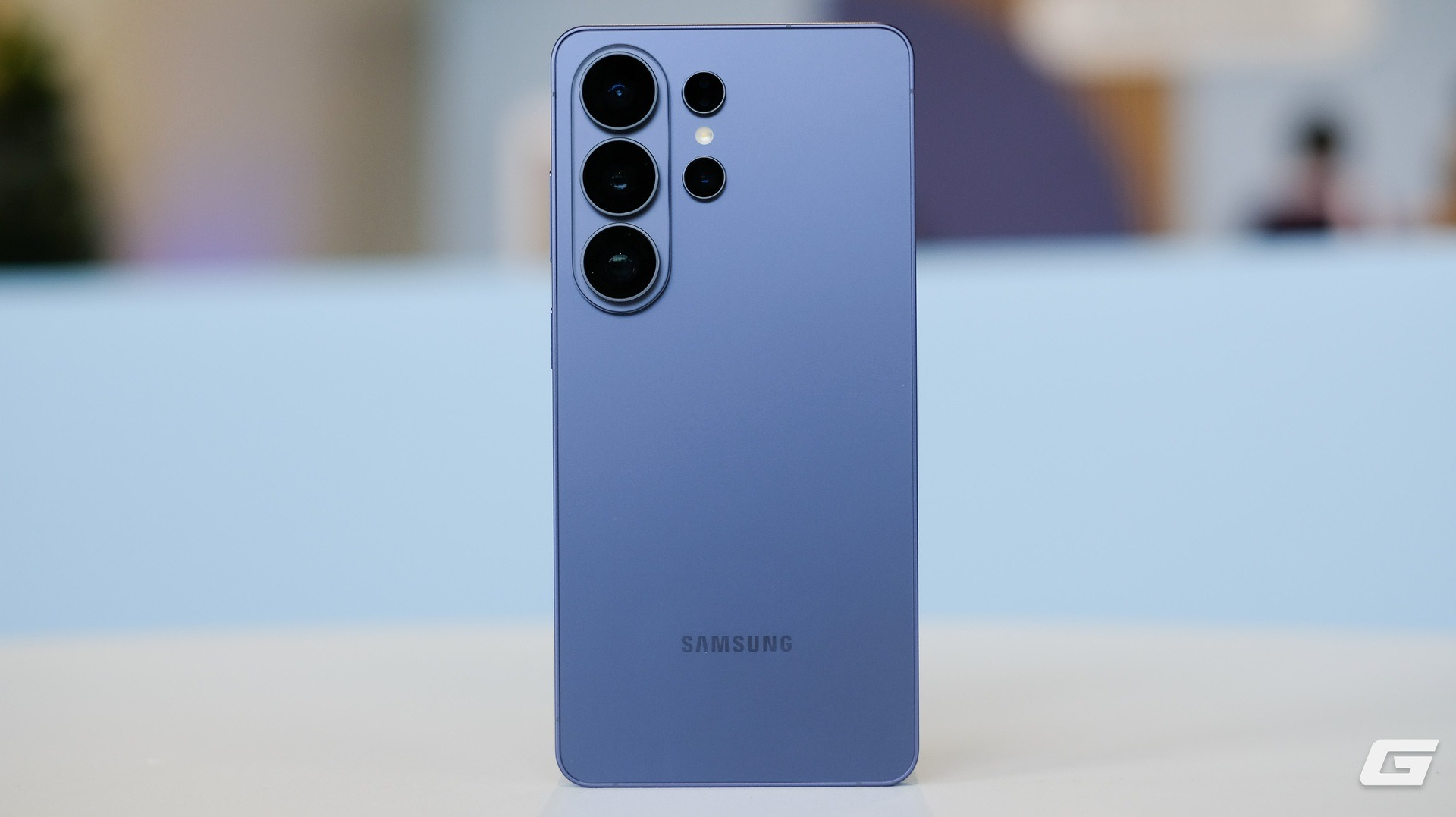 Gi&aacute; bộ nhớ smartphone tăng vọt năm 2026 v&agrave; sự chuyển m&igrave;nh của thị trường c&ocirc;ng nghệ - Ảnh 4.