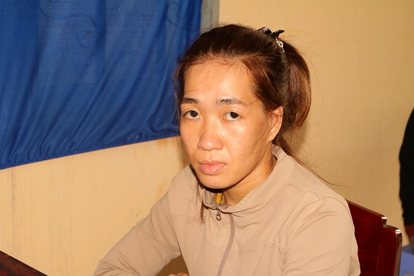 Tiếp nhận Nguyễn Thị Tuyết SN 1996 ra đầu thú - Ảnh 3.