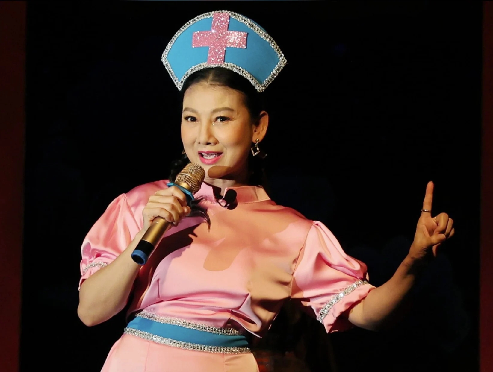 NSND duy nhất được báo Hàn tung hô là “diễn viên quốc dân”: U50 là Giám đốc nhà hát, tự nhận giàu nhất giới nghệ sĩ - Ảnh 2. NSND duy nhất được báo Hàn tung hô là “diễn viên quốc dân”: U50 là Giám đốc nhà hát, tự nhận giàu nhất giới nghệ sĩ - Ảnh 2.