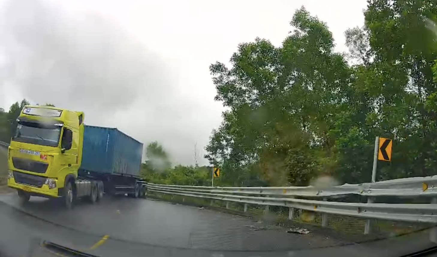 Sau pha l&ugrave;i xe tạo "viral" tr&ecirc;n mạng x&atilde; hội, t&agrave;i xế &ocirc; t&ocirc; con chia sẻ kinh nghiệm gi? - Ảnh 1.