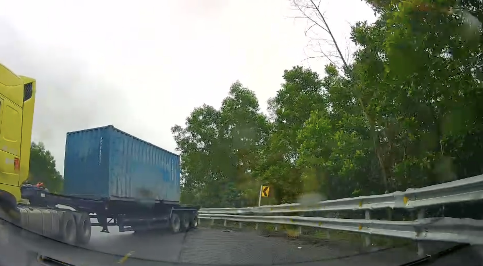 Sau pha l&ugrave;i xe tạo "viral" tr&ecirc;n mạng x&atilde; hội, t&agrave;i xế &ocirc; t&ocirc; con chia sẻ kinh nghiệm gi? - Ảnh 2.