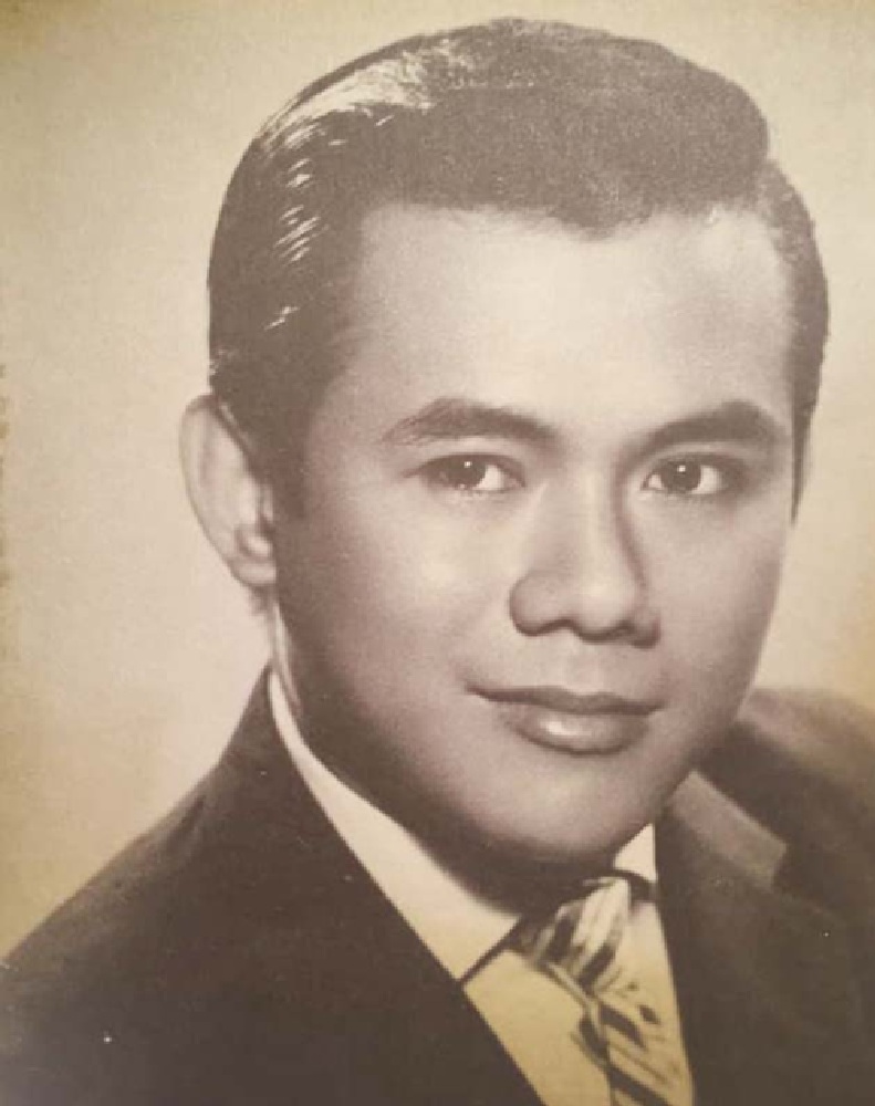 Th&agrave;nh Lộc đang diễn th&igrave; c&oacute; điện thoại: "Th&agrave;nh Lộc &agrave;, chị Thẩm Th&uacute;y Hằng n&egrave; em ơi" - Ảnh 1.