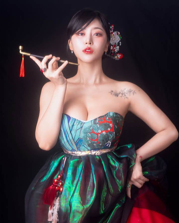 Cận cảnh nhan sắc &ldquo;nữ ph&aacute;p sư đẹp nhất H&agrave;n Quốc&rdquo; khiến d&acirc;n t&igrave;nh x&ocirc;n xao- Ảnh 4.