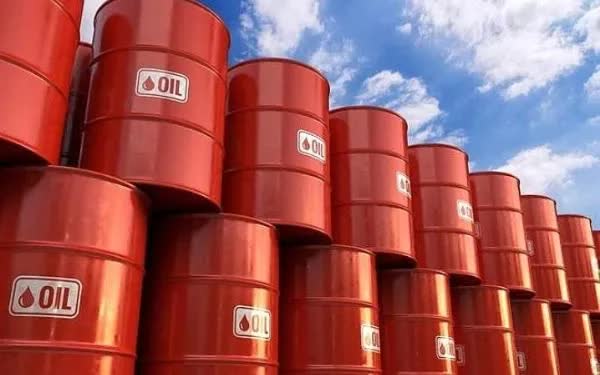 Gi&aacute; nhi&ecirc;n liệu tăng mạnh tại Campuchia - Ảnh 1.