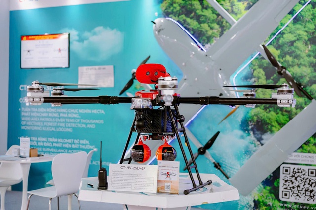 DN Việt ra mắt UAV bầy đàn dùng AI: "Binh đoàn bầu trời" tự động dập lửa, cứu người từ cao độ 300m - Ảnh 1.
