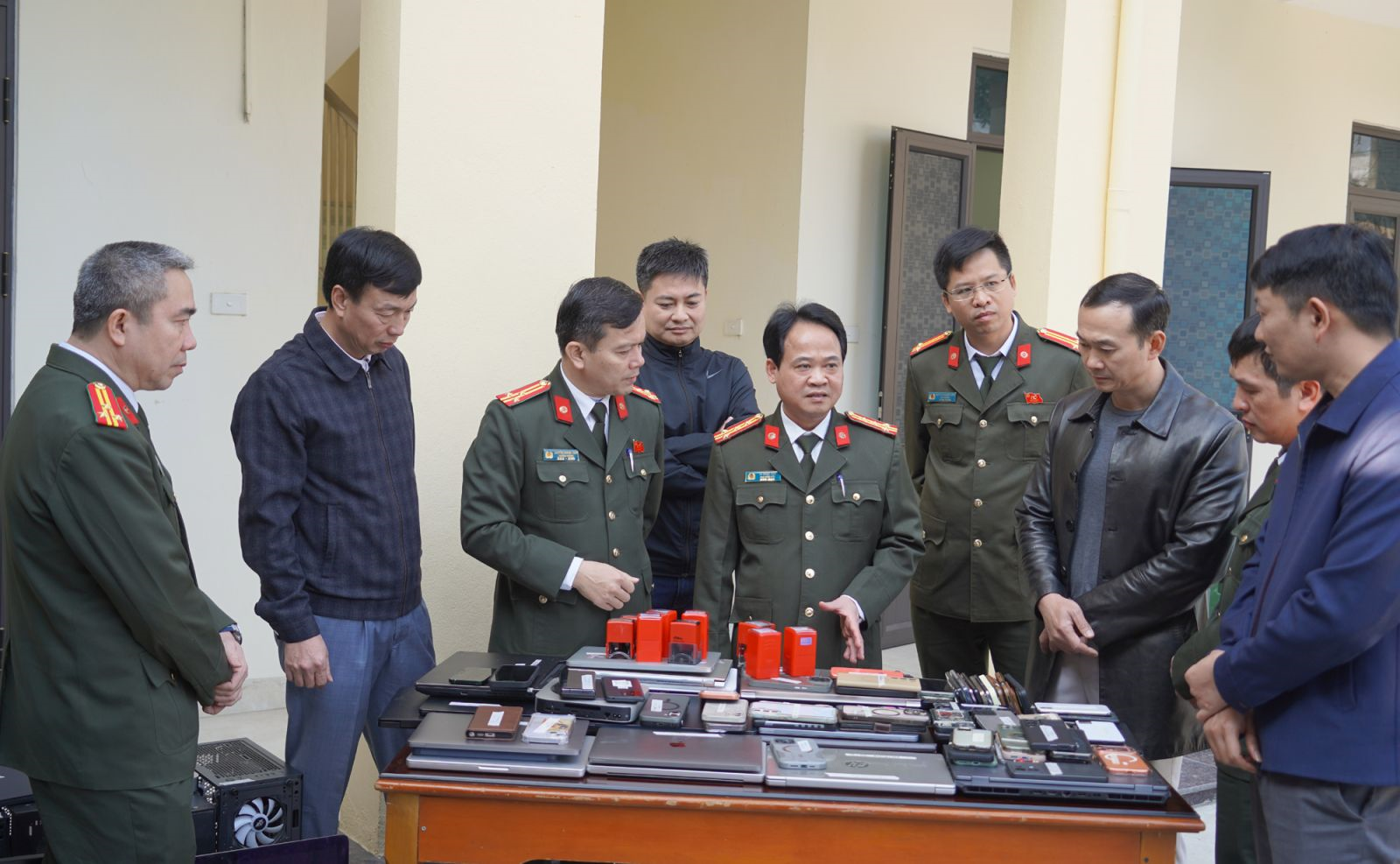 Chân dung 'ông trùm' Nguyễn Băng Thảo SN 1990 của Tập đoàn công nghệ triệu đô lừa đảo 42.000 người - Ảnh 2.