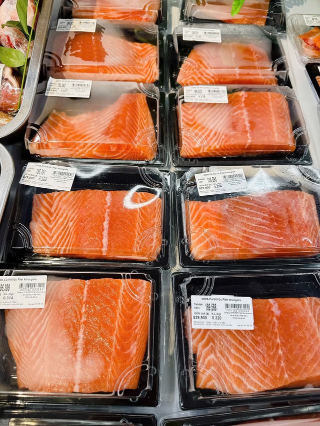 Mua c&aacute; hồi si&ecirc;u thị: Nh&acirc;n vi&ecirc;n tiết lộ chi tiết "v&agrave;ng" tr&ecirc;n thớ thịt, chỉ mất 3 gi&acirc;y liếc nh&igrave;n- Ảnh 3.