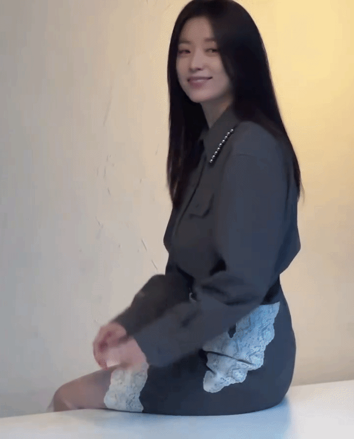 Ngắm tủ đồ của "mỹ nữ cười đẹp nhất showbiz": U40 vẫn s&agrave;nh điệu, kh&iacute; chất sao hạng A đ&uacute;ng nghĩa- Ảnh 4.