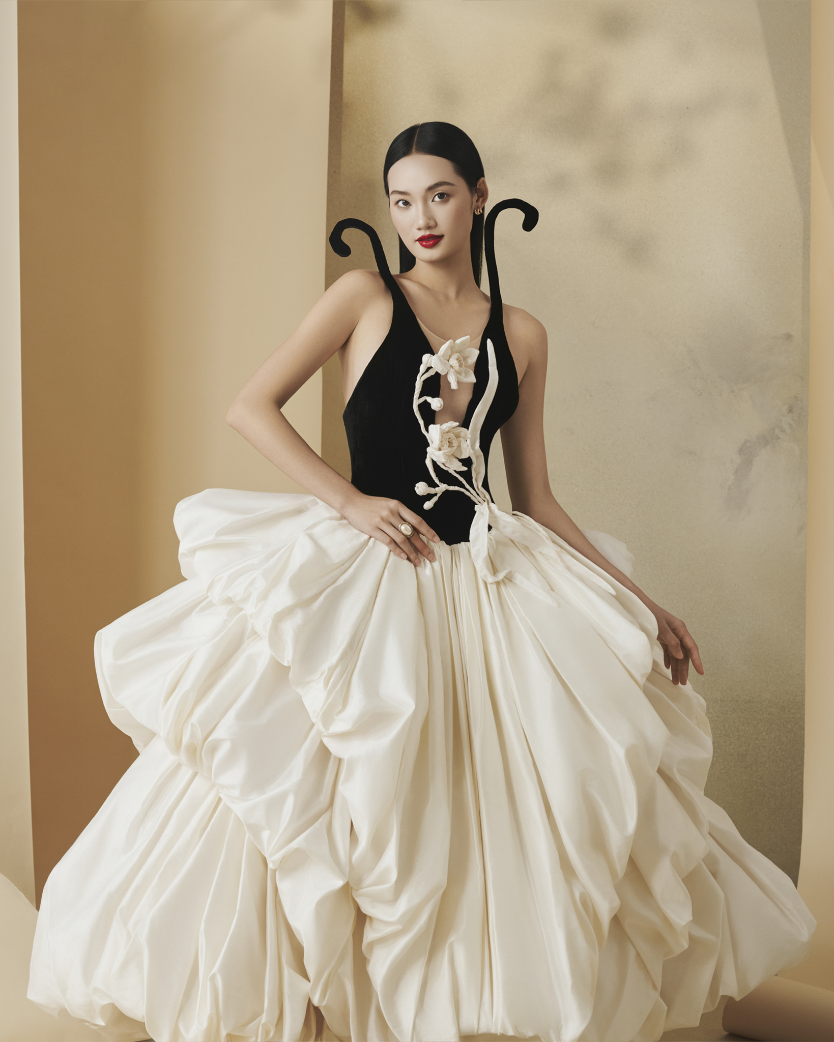 Bộ sưu tập Numero 5 của NTK Nguyễn Ph&uacute;c Tuấn: Bức thư t&igrave;nh viết bằng thời trang- Ảnh 2.