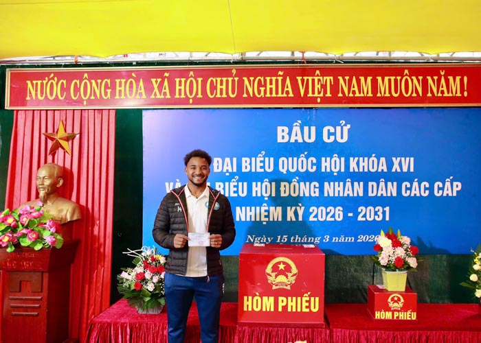 Xu&acirc;n Son h&acirc;n hoan n&oacute;i 1 điều cực &yacute; nghĩa khi lần đầu ti&ecirc;n đi bầu cử với tư c&aacute;ch c&ocirc;ng d&acirc;n Việt Nam- Ảnh 2.