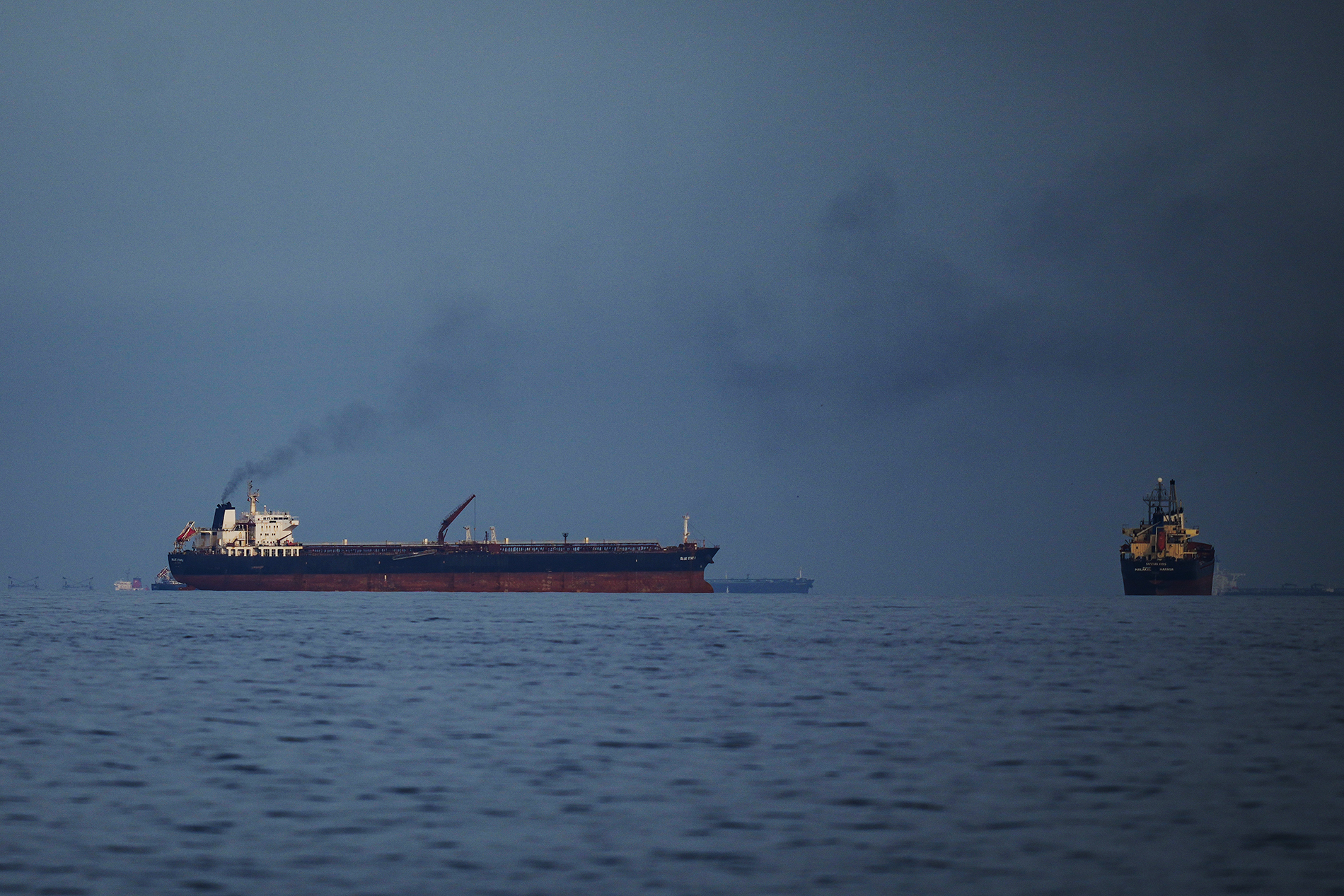 Chiến dịch hộ tống t&agrave;u dầu tại eo biển Hormuz v&agrave; nguy cơ Mỹ sa lầy tại Iran - Ảnh 1.