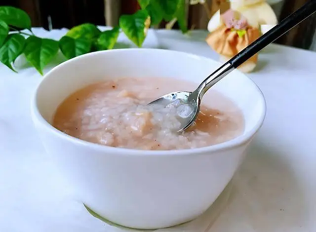 Người phụ nữ 55 tuổi ki&ecirc;n tr&igrave; ăn 2 bữa mỗi ng&agrave;y, sau 1 năm đi kh&aacute;m sức khỏe, cơ thể xuất hiện 3 thay đổi bất ngờ - Ảnh 1.