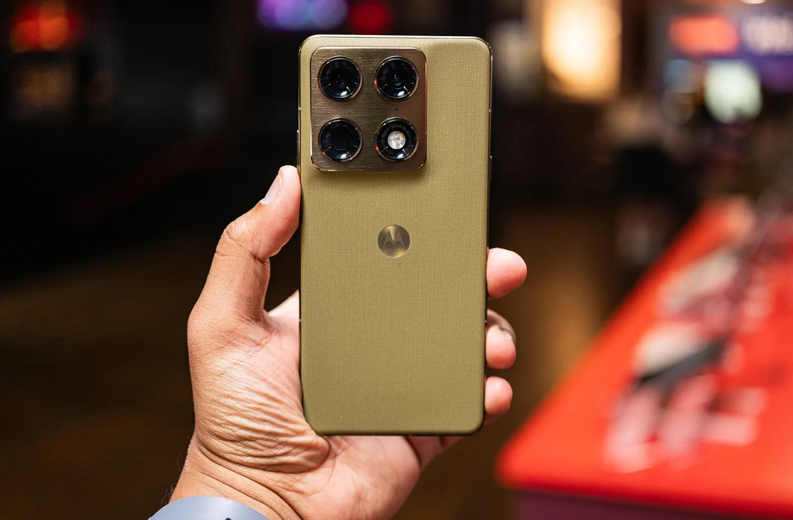 Motorola ra mắt Signature: Đối thủ mạnh mẽ của Galaxy S26 v&agrave; iPhone 17 tại Việt Nam - Ảnh 1.