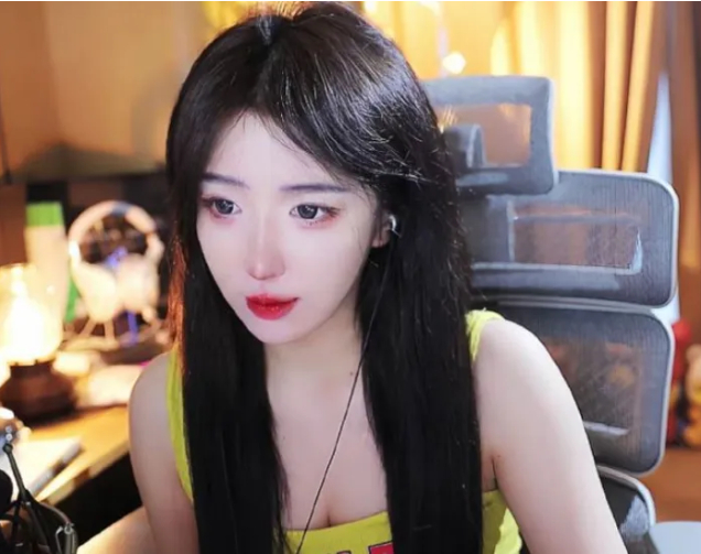 Cố t&igrave;nh chi&ecirc;u tr&ograve; để h&uacute;t view, nữ streamer gặp sự cố trang phục đ&aacute;ng tr&aacute;ch, nhận &aacute;n phạt - Ảnh 1.