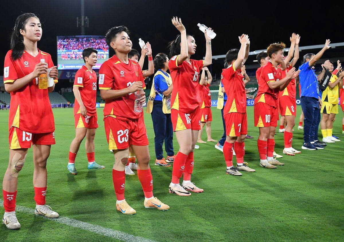 Từ Đ&agrave;i Bắc Trung Hoa nh&igrave;n lại b&oacute;ng đ&aacute; nữ Việt Nam - Ảnh 2.