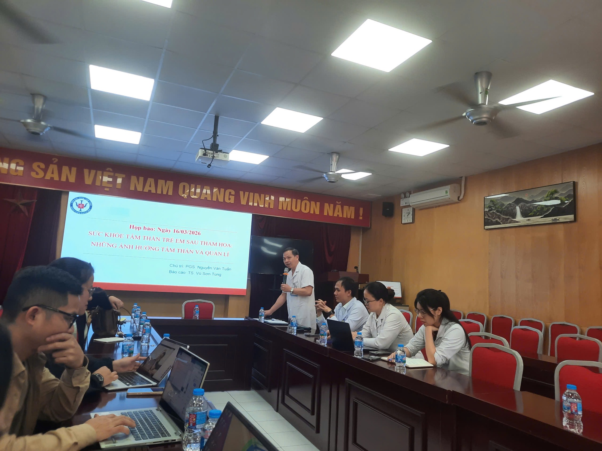 - Ảnh 1. - Ảnh 1.