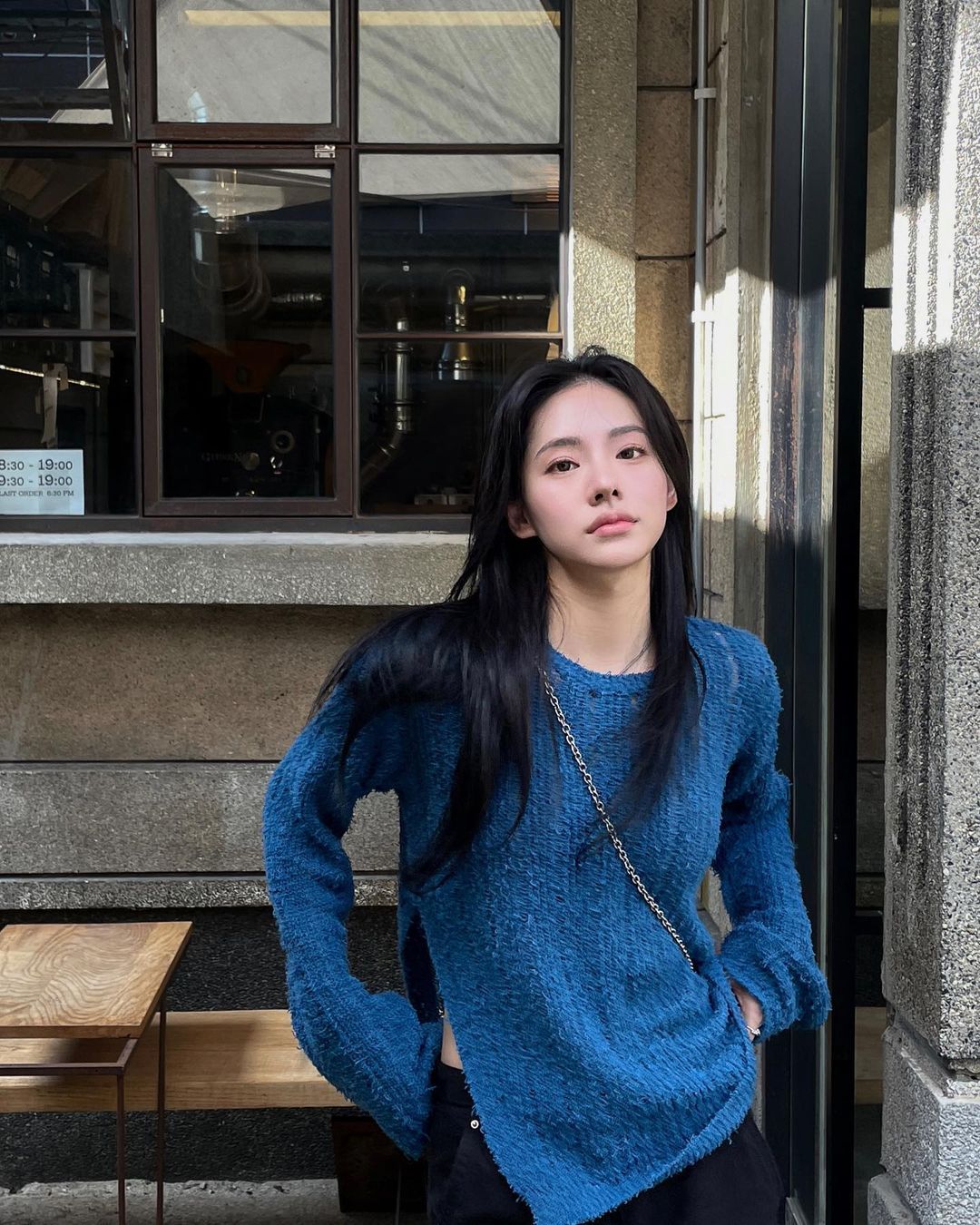 Nh&agrave; tuyển dụng hỏi: "L&atilde;nh đạo gọi bạn đến nh&agrave; v&agrave;o nửa đ&ecirc;m, bạn c&oacute; đi kh&ocirc;ng?", c&ocirc; g&aacute;i tr&uacute;ng tuyển nhờ c&acirc;u trả lời đầy bản lĩnh - Ảnh 1.