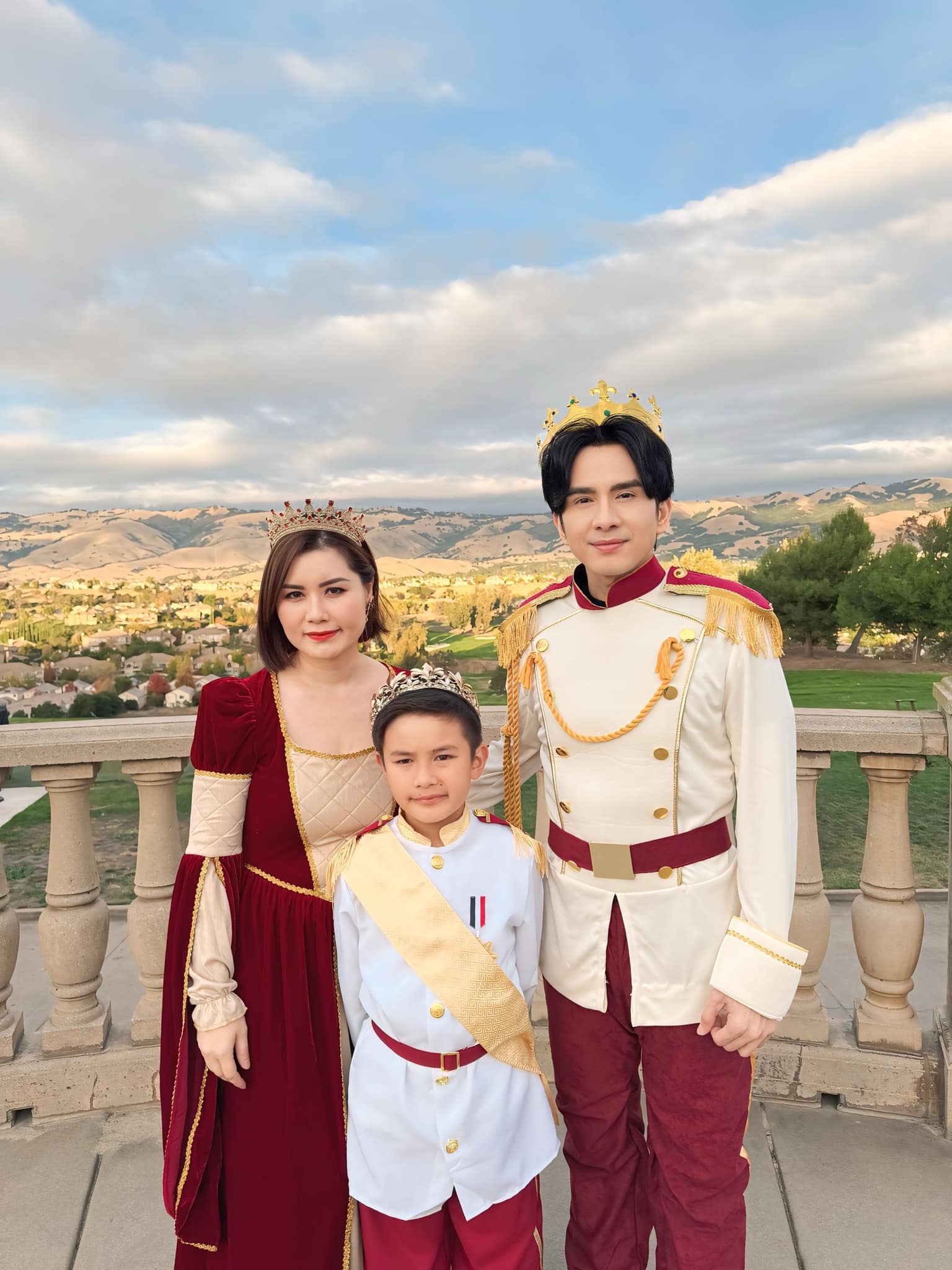 Vợ cũ Đan Trường: "Đ&ocirc;i khi ch&uacute;ng t&ocirc;i qu&ecirc;n mất m&igrave;nh đ&atilde; ly dị" - Ảnh 1.