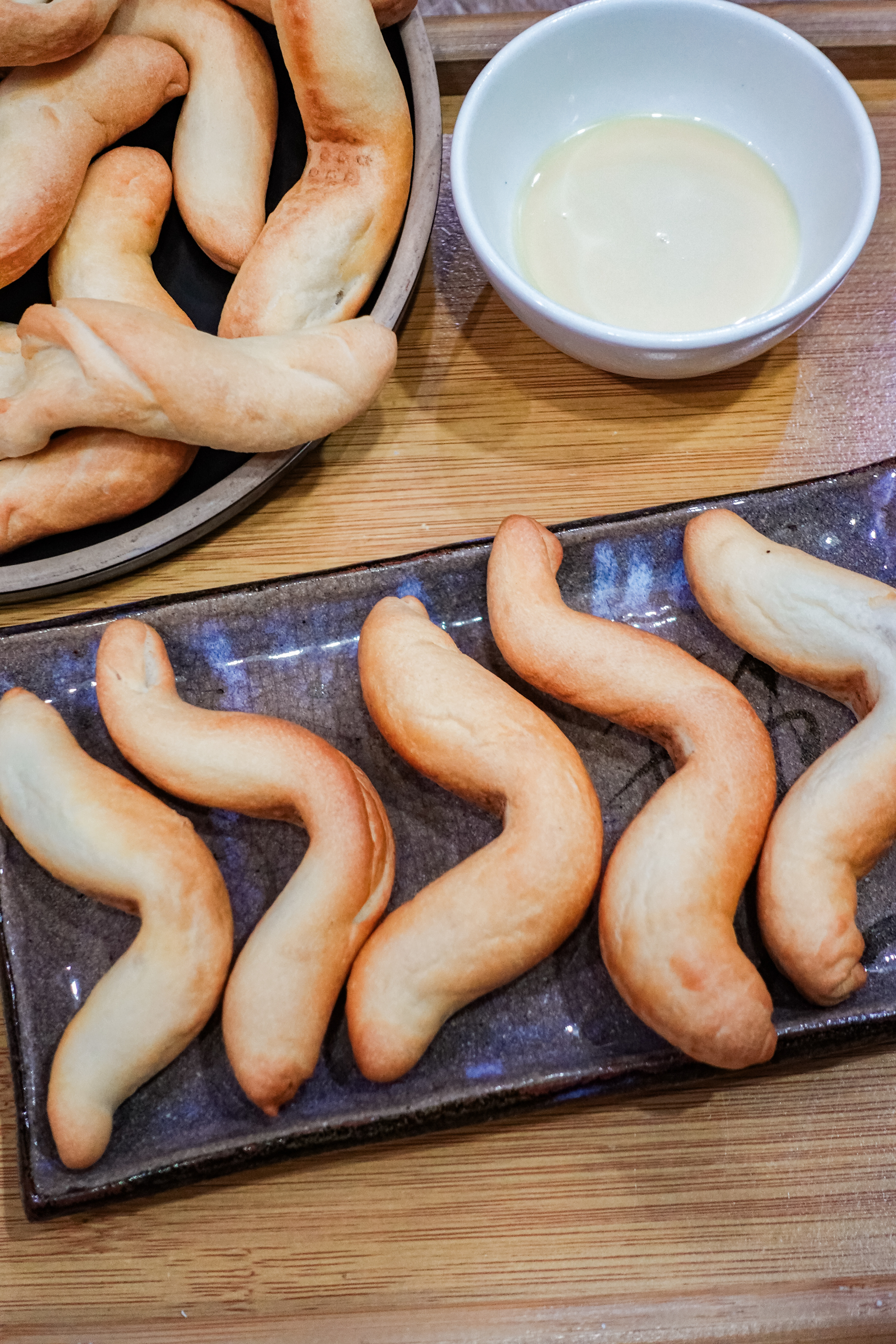 Kh&aacute;ch xếp h&agrave;ng như mua v&agrave;ng, loại b&aacute;nh m&igrave; "oằn t&agrave; l&agrave; vằn" ở Hải Ph&ograve;ng c&oacute; g&igrave; m&agrave; hot đến vậy?- Ảnh 3.