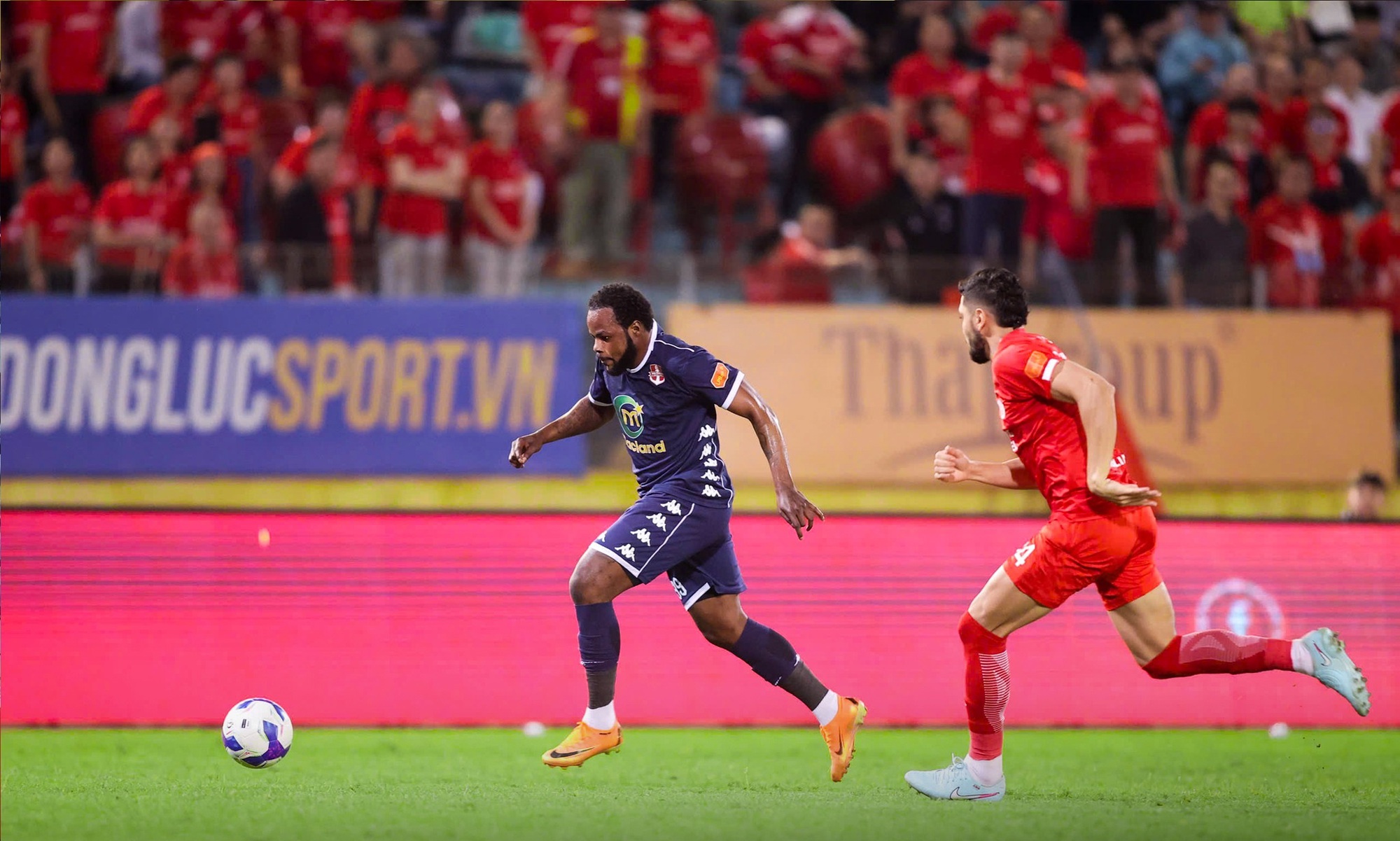 Ronaldo gây thất vọng lớn khi sang Việt Nam chơi bóng - Ảnh 1. Ronaldo gây thất vọng lớn khi sang Việt Nam chơi bóng - Ảnh 1.