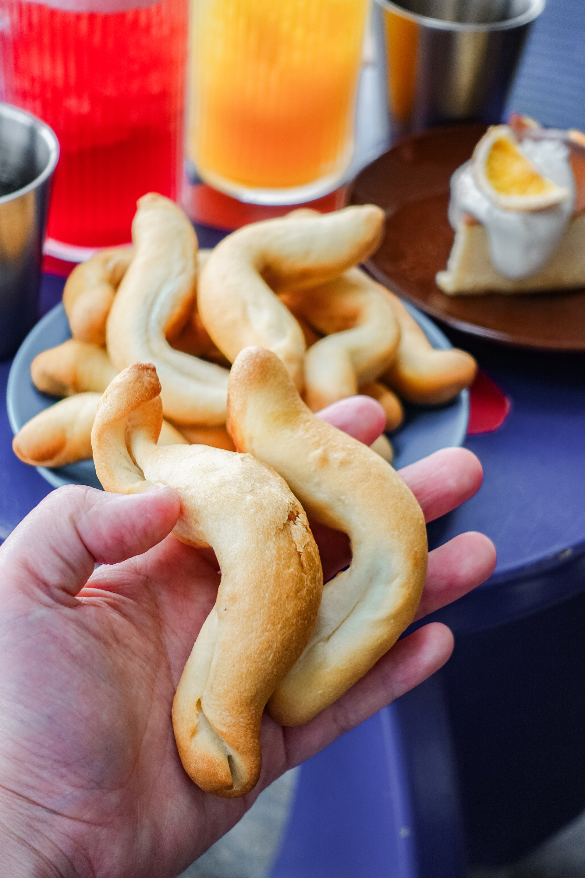 Kh&aacute;ch xếp h&agrave;ng như mua v&agrave;ng, loại b&aacute;nh m&igrave; "oằn t&agrave; l&agrave; vằn" ở Hải Ph&ograve;ng c&oacute; g&igrave; m&agrave; hot đến vậy?- Ảnh 4.