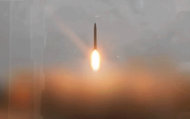 Rocket, m&aacute;y bay kh&ocirc;ng người l&aacute;i dồn dập tấn c&ocirc;ng Đại sứ qu&aacute;n Mỹ ở Iraq - Ảnh 1.