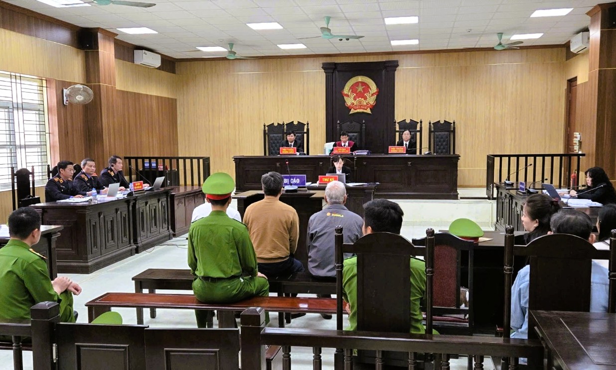 Giám đốc khai thác cát Đỗ Quang Sơn bị tuyên phạt 6 năm tù vì Vi phạm pháp luật - Ảnh 1. Giám đốc khai thác cát Đỗ Quang Sơn bị tuyên phạt 6 năm tù vì Vi phạm pháp luật - Ảnh 1.