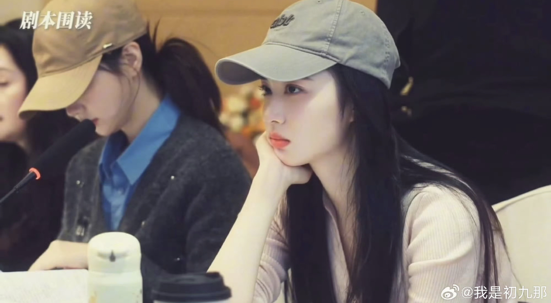 10 nữ thần mặt mộc đẹp nhất Trung Quốc: Địch Lệ Nhiệt Ba xếp sau Vương Sở Nhi&ecirc;n, hạng 1 soi cả ng&agrave;y kh&ocirc;ng ra khuyết điểm - Ảnh 2.