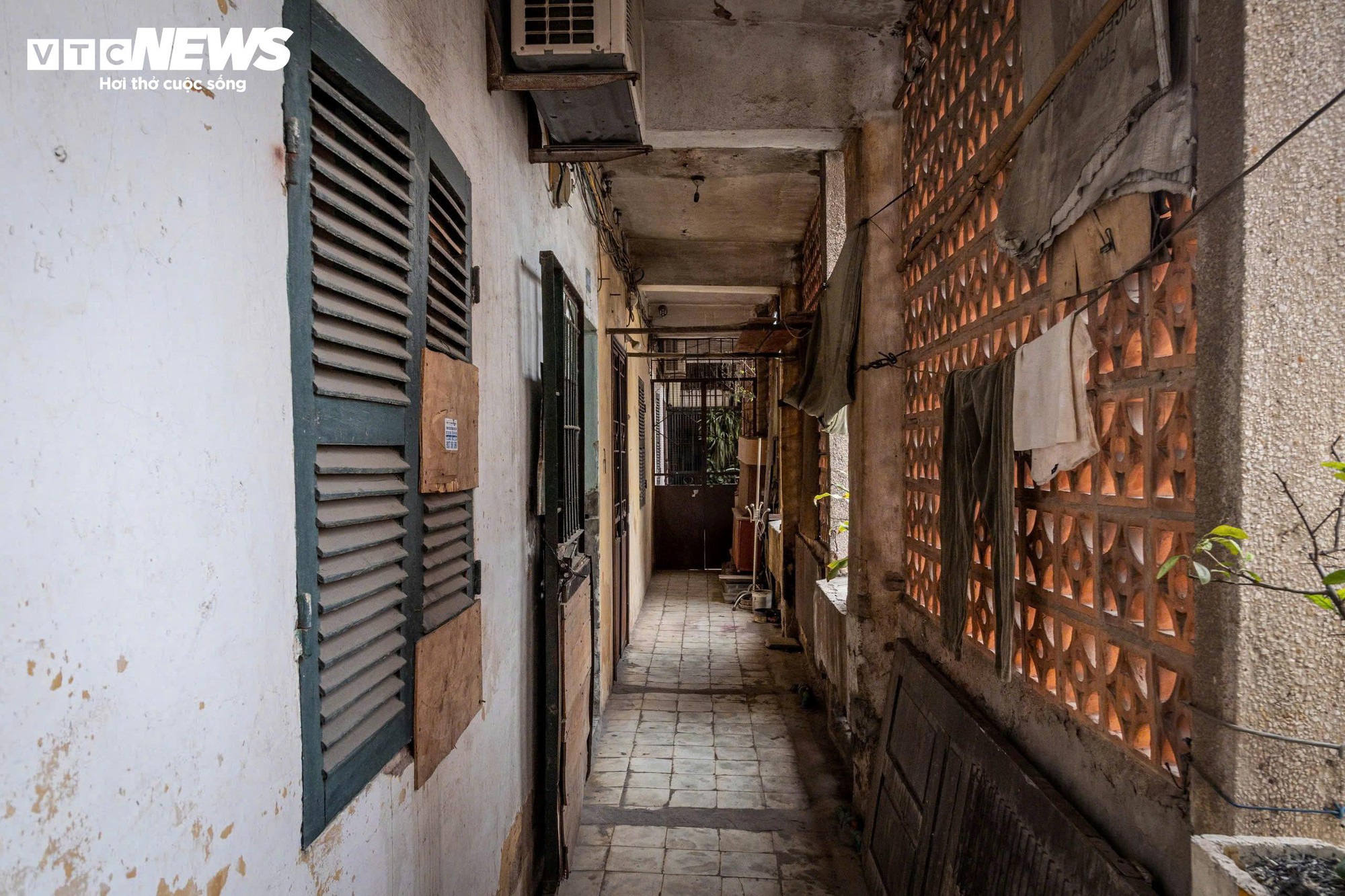 B&ecirc;n trong những khu tập thể H&agrave; Nội xuống cấp nghi&ecirc;m trọng năm 2026 - Ảnh 2.