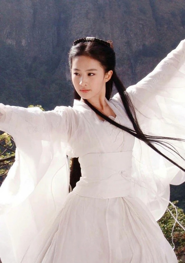 Soi dàn mỹ nhân thủ vai Tiểu Long Nữ: Từ tượng đài kinh điển đến những bản chuyển thể gây tranh cãi- Ảnh 4. Soi dàn mỹ nhân thủ vai Tiểu Long Nữ: Từ tượng đài kinh điển đến những bản chuyển thể gây tranh cãi- Ảnh 4.