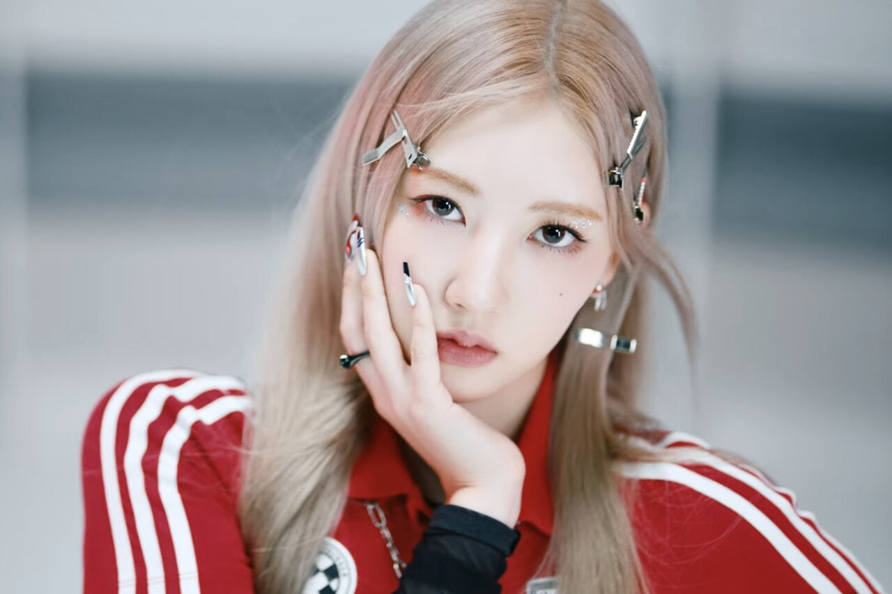 Showbiz c&oacute; mỹ nh&acirc;n mất t&iacute;ch kỳ lạ, cả năm kh&ocirc;ng được l&ecirc;n s&acirc;n khấu ph&iacute; ho&agrave;i nhan sắc lẫn giọng h&aacute;t miễn ch&ecirc; - Ảnh 5.