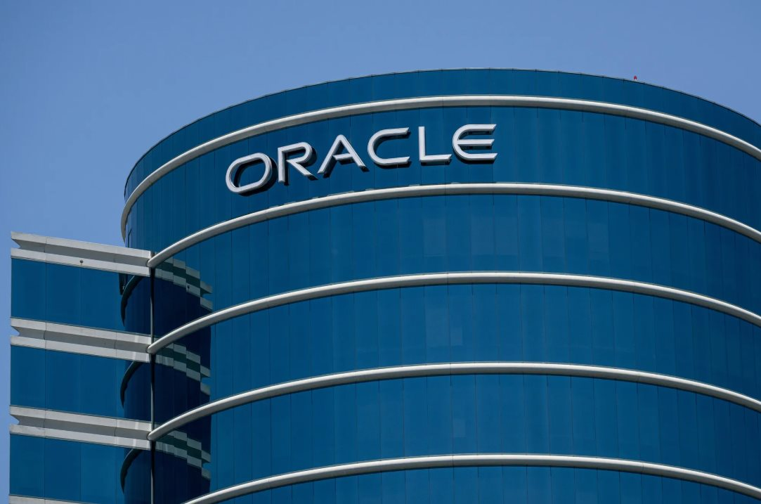 Oracle sa thải 30 . 000 Lao động v&igrave; AI d&ugrave; doanh thu lập đỉnh năm 2026 - Ảnh 2.