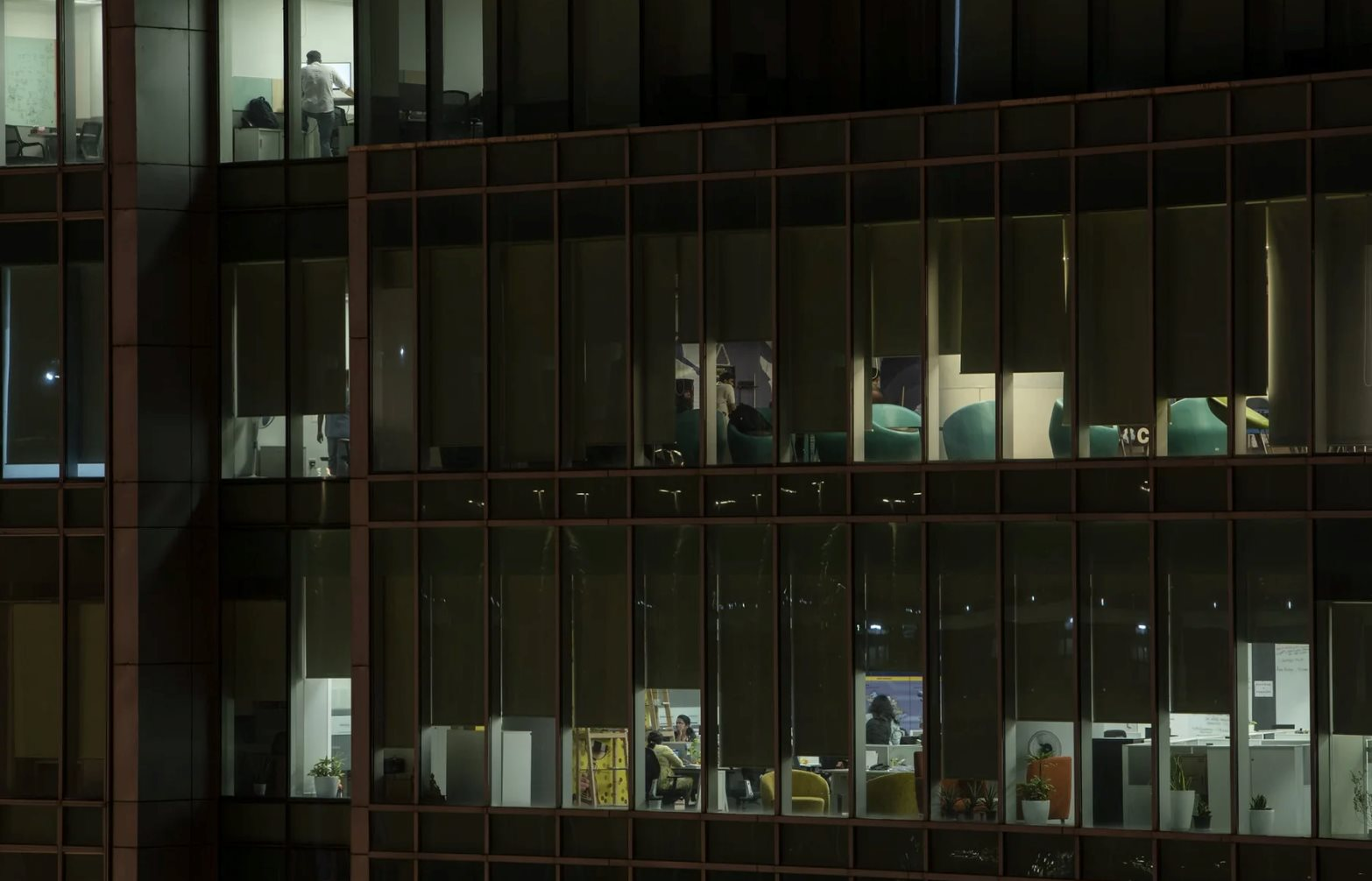 Bi kịch &aacute;p lực c&ocirc;ng việc c&ocirc;ng nghệ 2026 tại Ấn Độ: Nỗi lo về AI v&agrave; sức khỏe tinh thần - Ảnh 1.